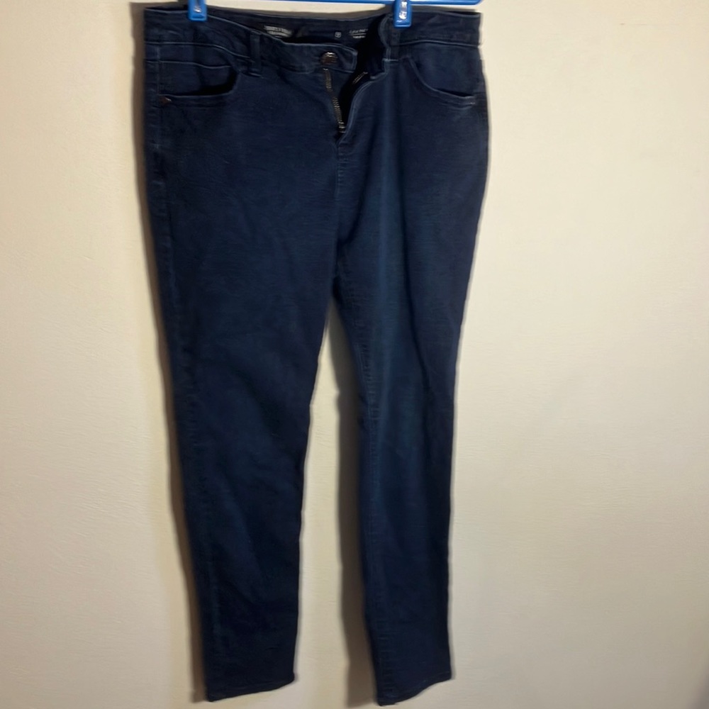 Simply Vera - Vera Wang Denim Size 8 Skinny Mid Rise